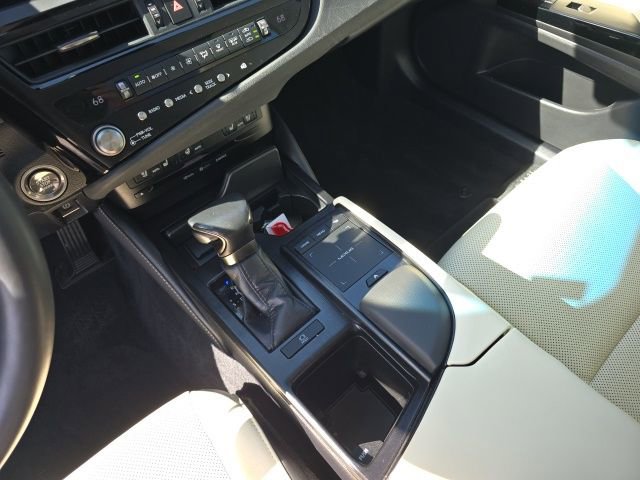 Used 2022 Lexus ES 350 w/ Premium Package image 22