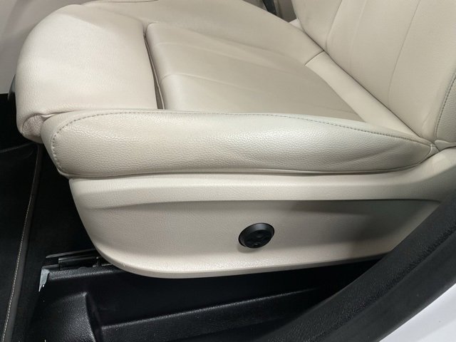 Used 2020 Mercedes-Benz GLB 250 4MATIC image 35