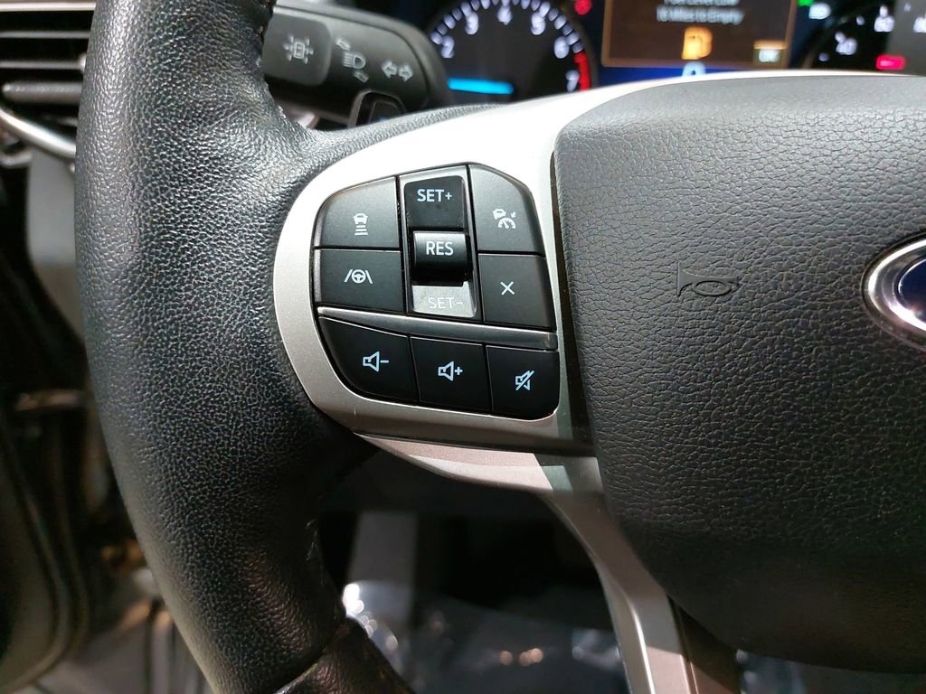 Used 2021 Ford Explorer XLT w/ Equipment Group 202A RWD image 18