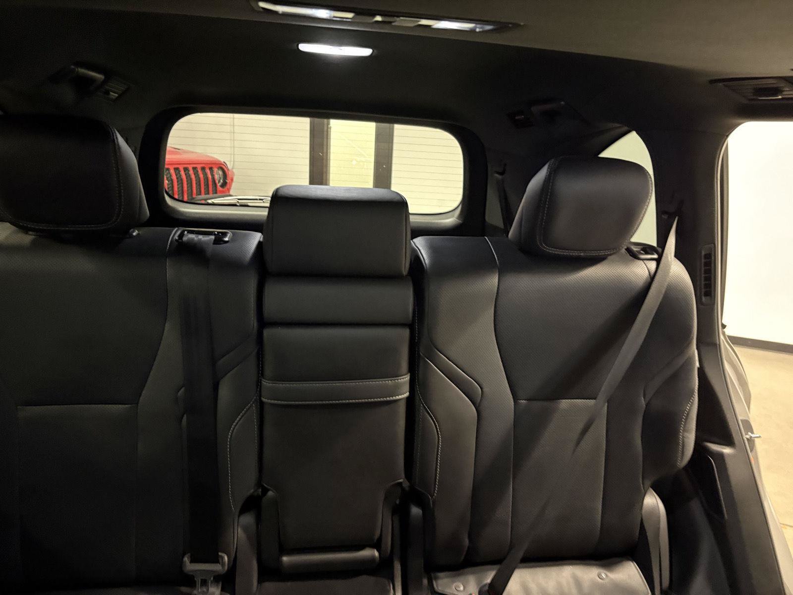 Used 2024 Lexus LX 600 4WD w/ Luxury Package image 32