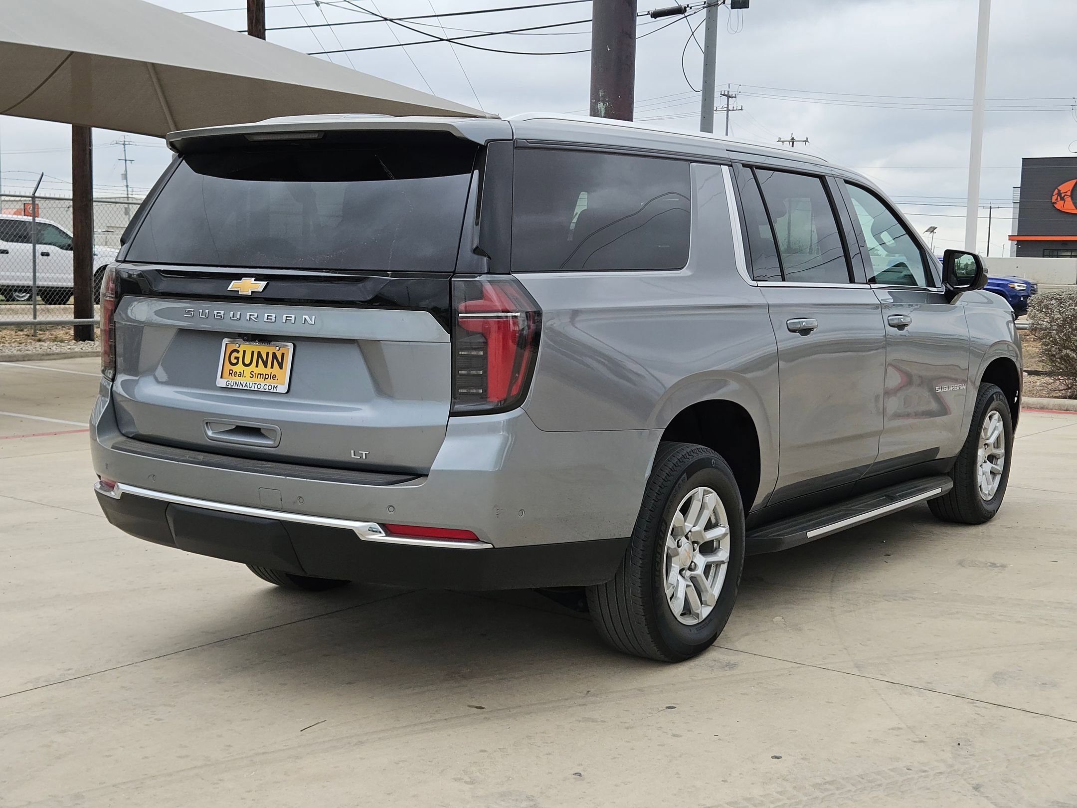 Certified 2025 Chevrolet Suburban LT AWD/4WD image 3
