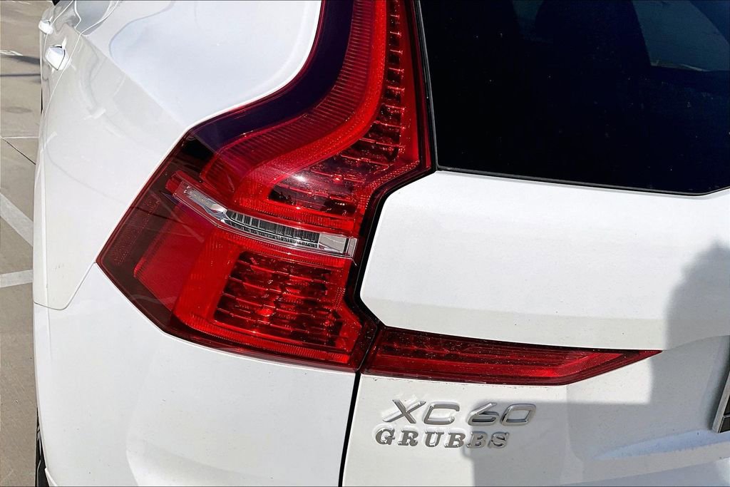 Used 2023 Volvo XC60 B5 Ultimate w/ Climate Package image 40