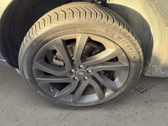 Used 2017 Land Rover Discovery Sport HSE image 14