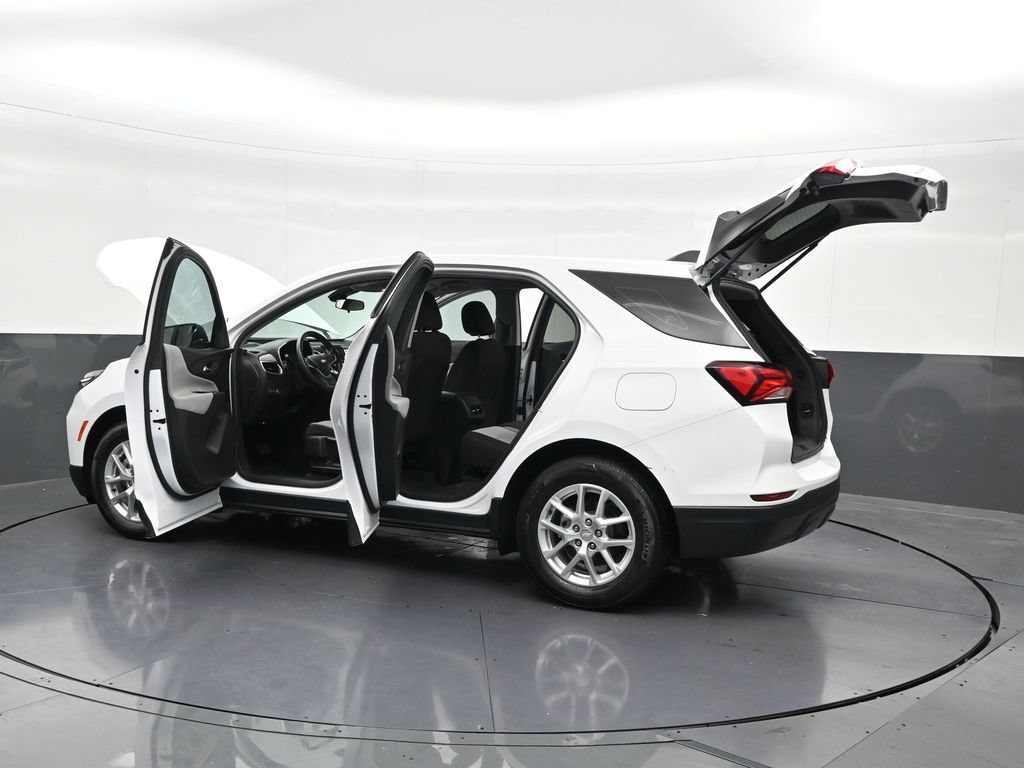 Used 2023 Chevrolet Equinox LS FWD image 39