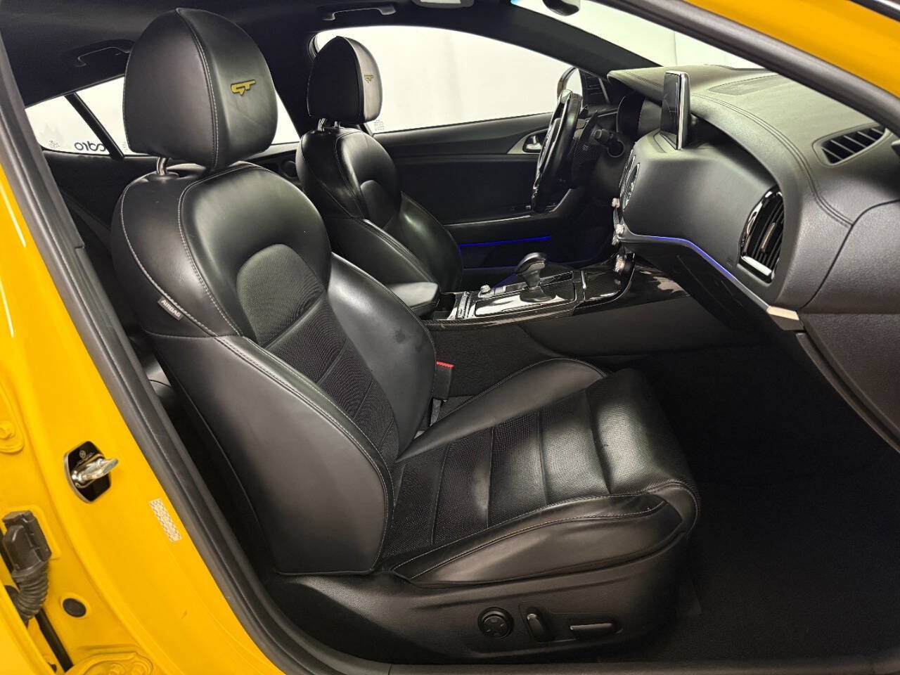 Used 2018 Kia Stinger GT2 AWD/4WD image 39