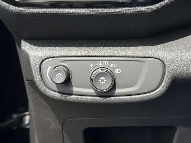 Used 2023 Chevrolet TrailBlazer LS FWD image 16