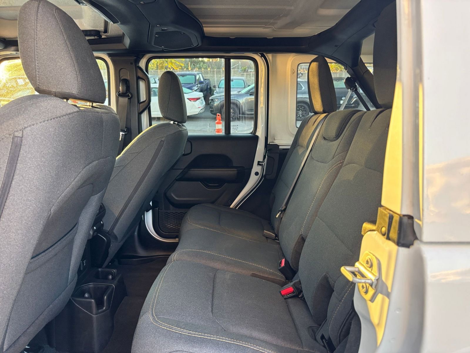 Used 2025 Jeep Wrangler Sahara image 25