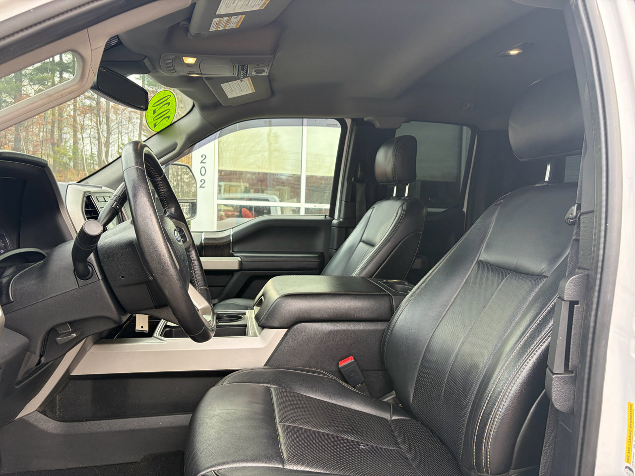 Used 2020 Ford F250 Lariat w/ Chrome Package image 22