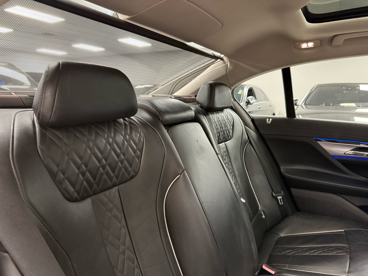 Used 2016 BMW 740i image 21