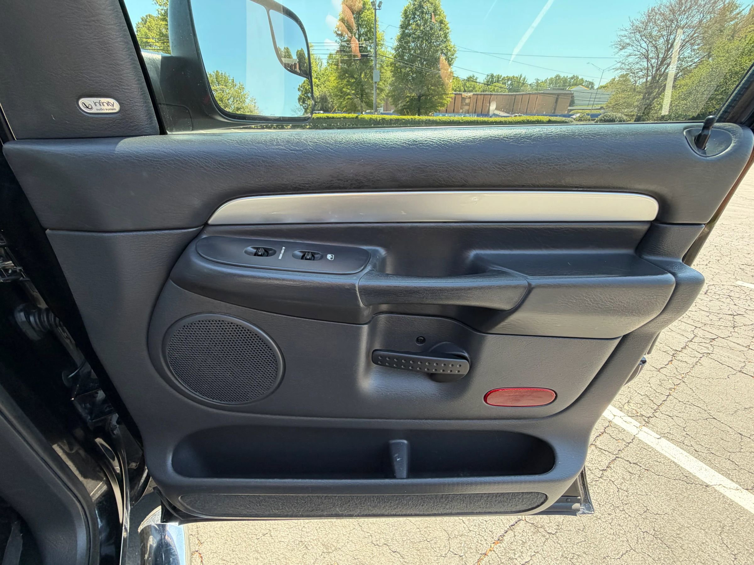 Used 2005 Dodge Ram 2500 Truck SLT image 23