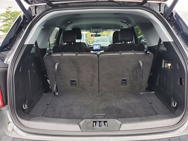 Used 2023 Ford Explorer XLT w/ Equipment Group 202A image 29