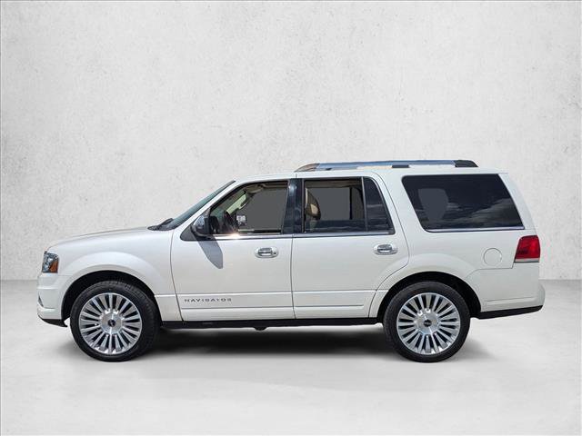 Used 2017 Lincoln Navigator Reserve image 9