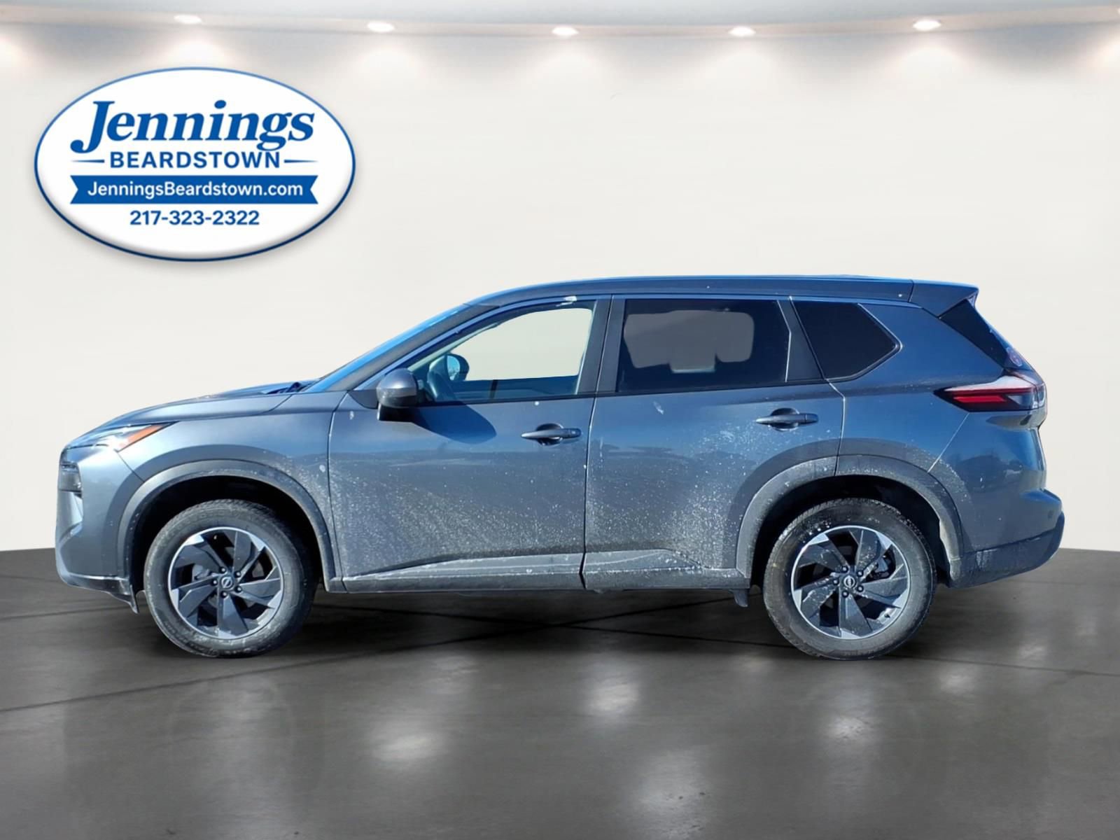 Used 2024 Nissan Rogue SV image 2