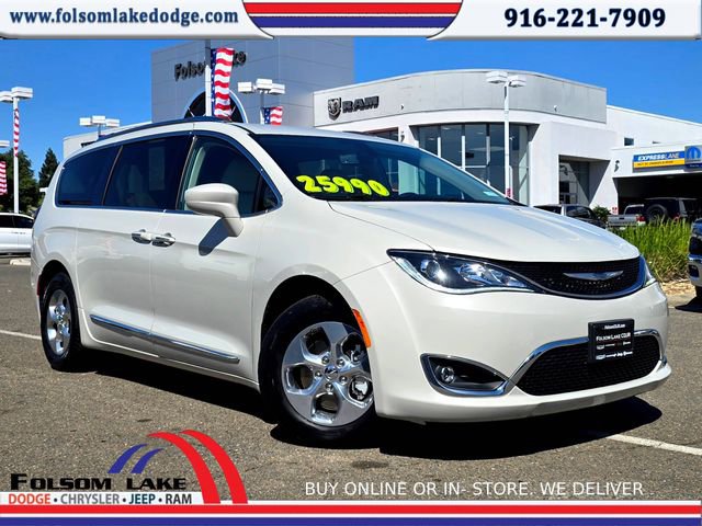 Used 2020 Chrysler Pacifica Touring-L FWD image 1