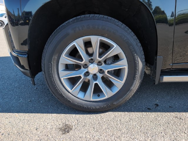 Used 2019 Chevrolet Silverado 1500 High Country w/ Technology Package AWD/4WD image 32