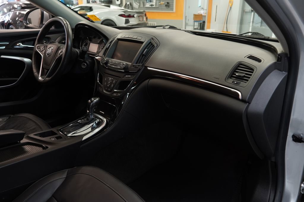 Used 2016 Buick Regal FWD image 11