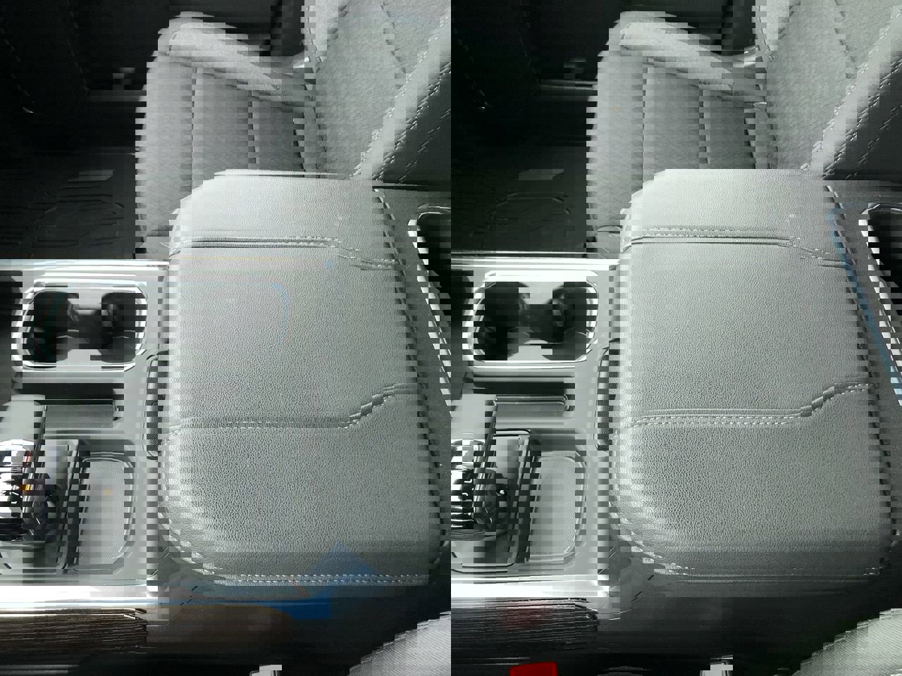 Used 2025 GMC Sierra 1500 Elevation image 17