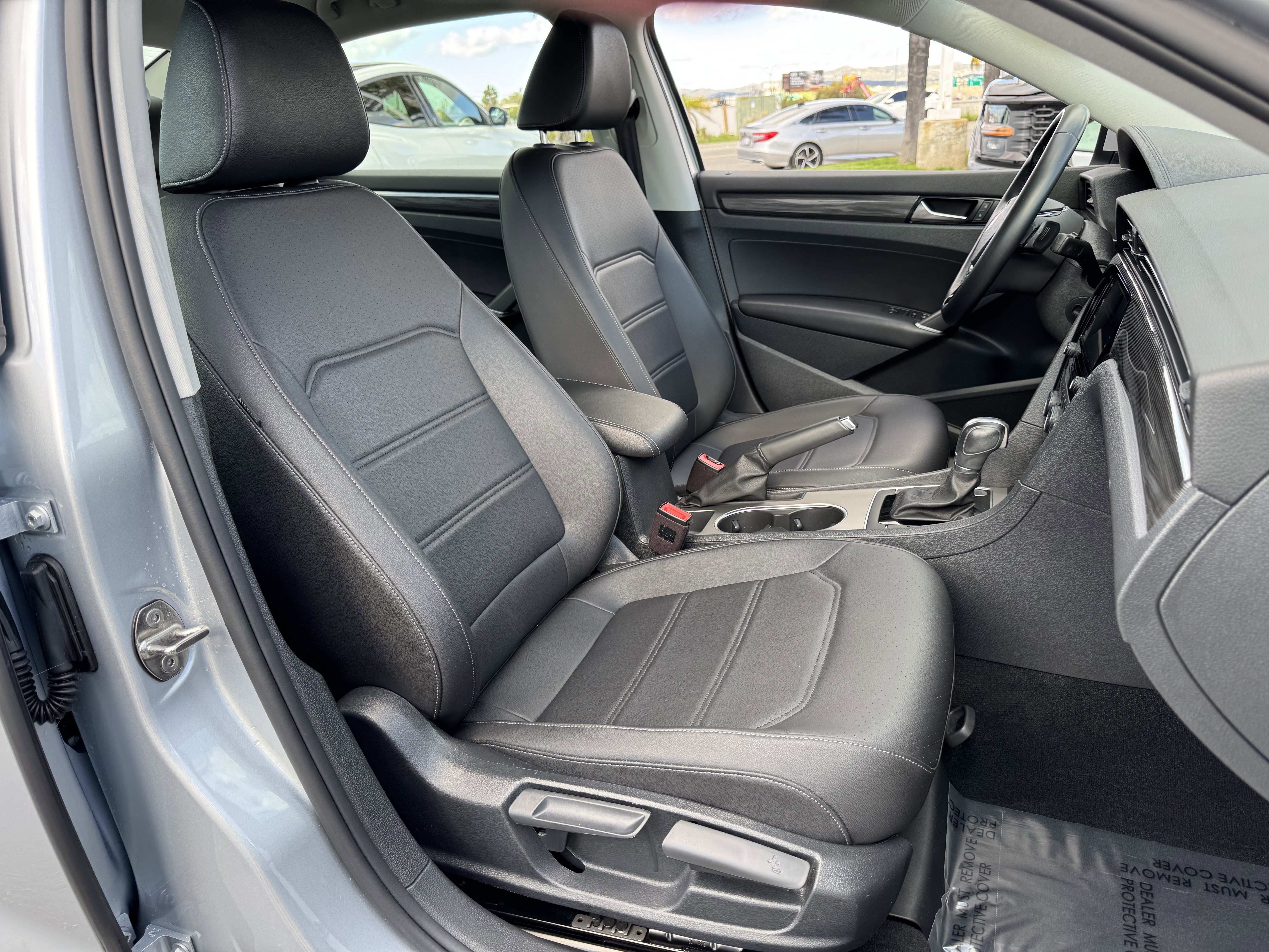 Used 2020 Volkswagen Passat 2.0T R-Line image 35