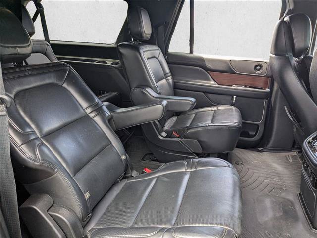 Used 2021 Lincoln Navigator L Reserve w/ Cargo Convenience Package RWD image 16