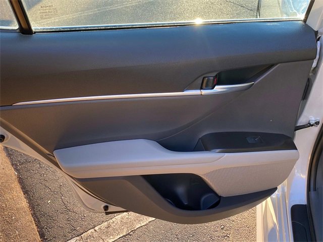 Used 2023 Toyota Camry SE image 10