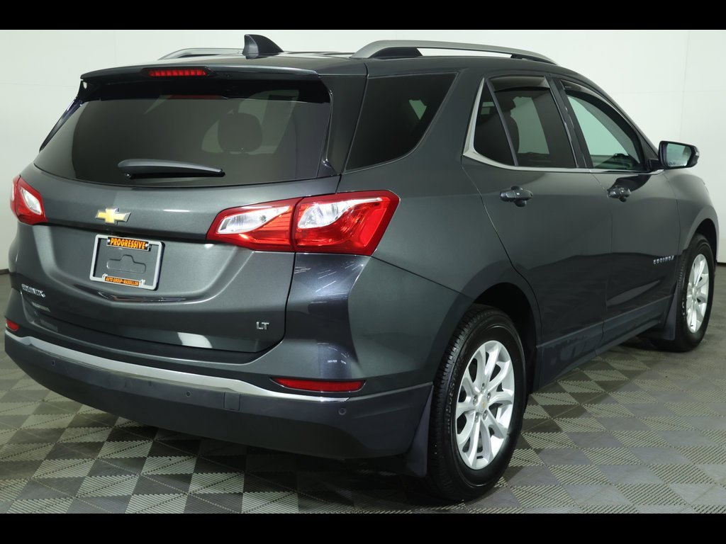 Used 2018 Chevrolet Equinox LT w/ Sun & Infotainment Package image 2