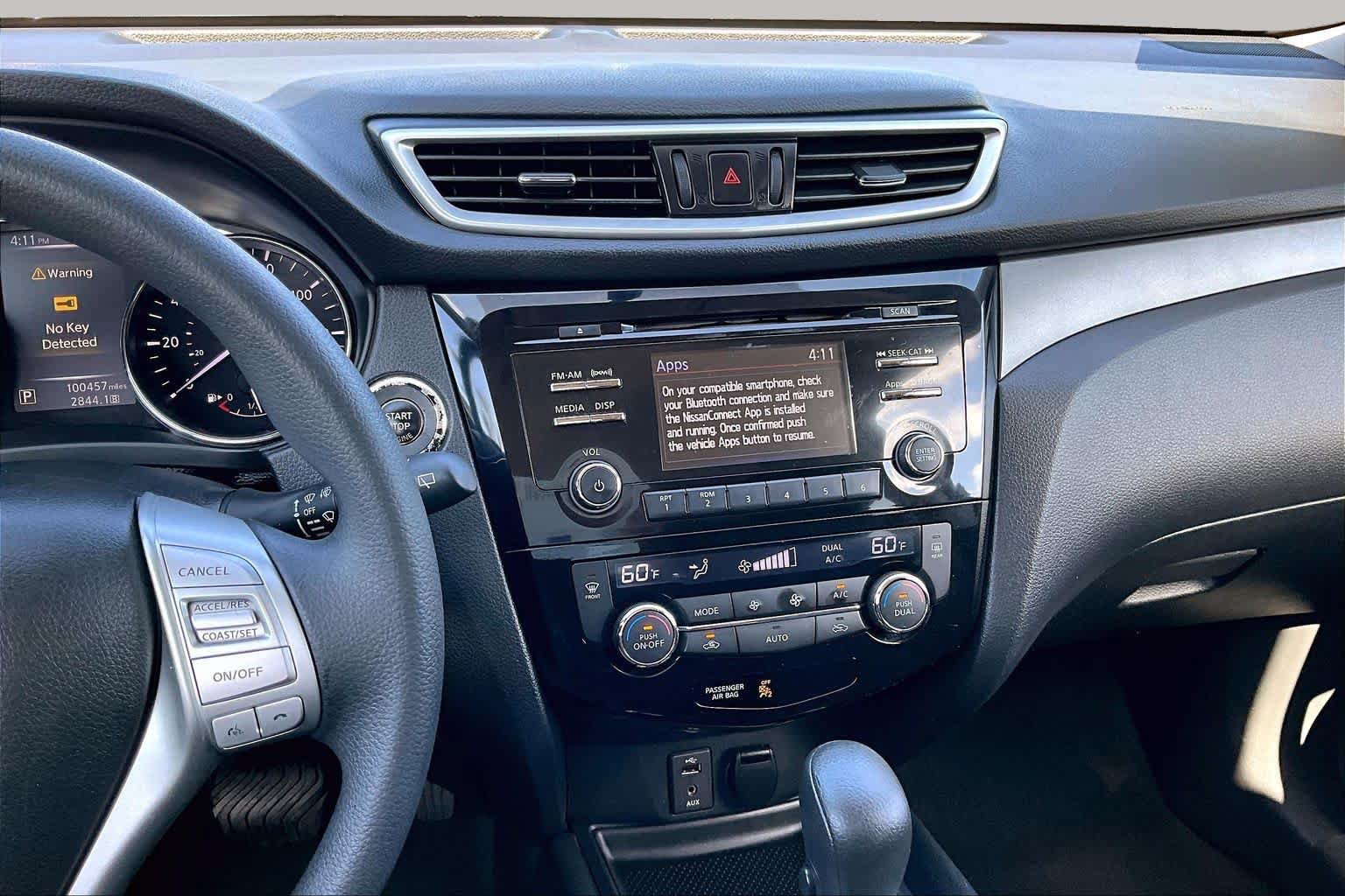 Used 2016 Nissan Rogue SV FWD image 6