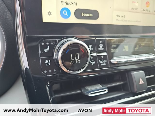 Used 2023 Toyota Highlander Platinum FWD image 24