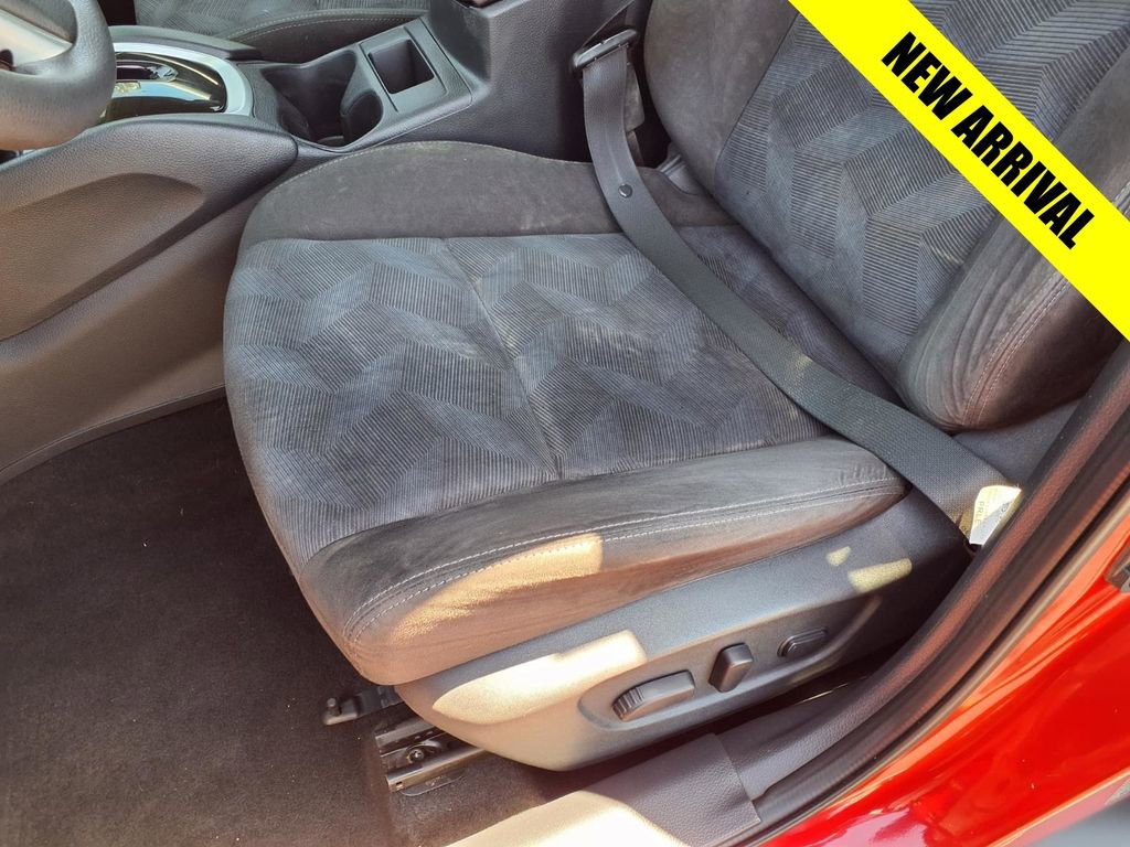 Used 2015 Nissan Rogue SV image 25