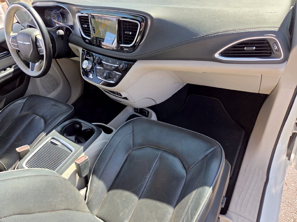 Used 2019 Chrysler Pacifica Limited FWD image 22