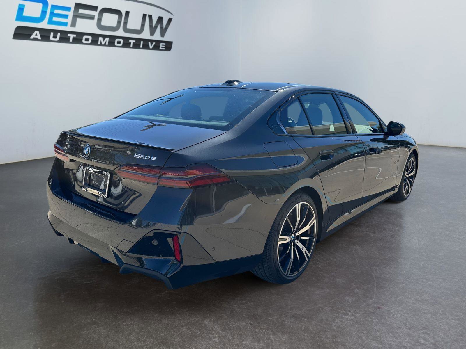 New 2026 BMW 550e xDrive AWD/4WD image 29