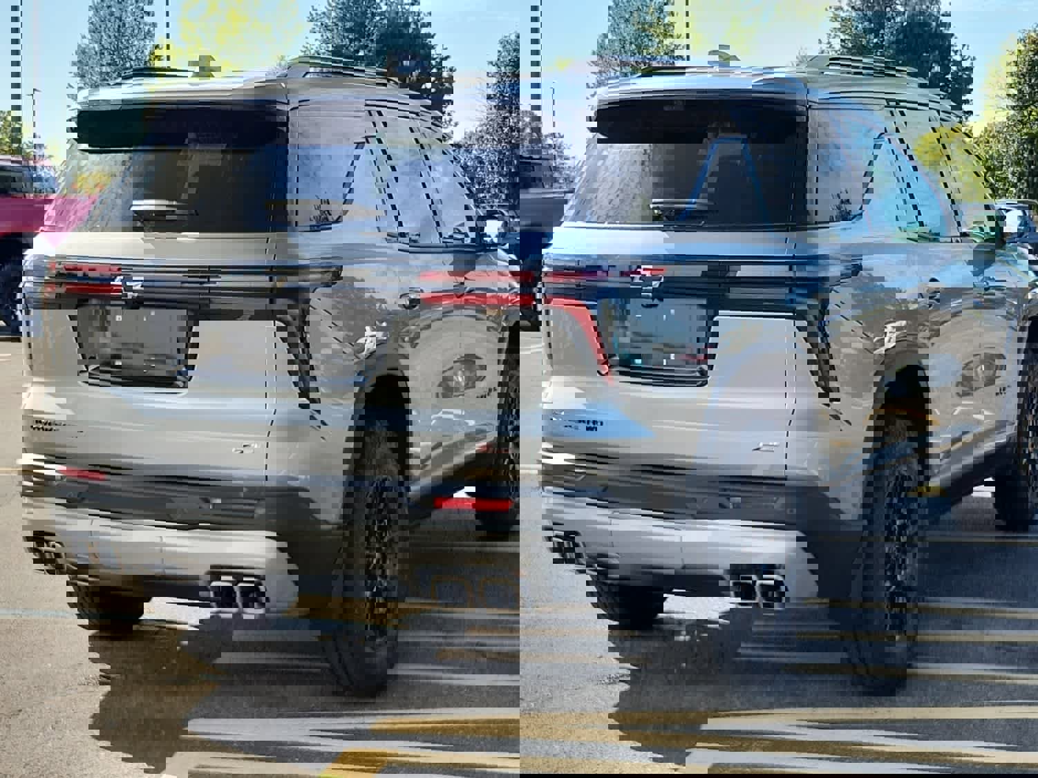 New 2026 Chevrolet Traverse Z71 w/ Enhanced Driving Package image 3
