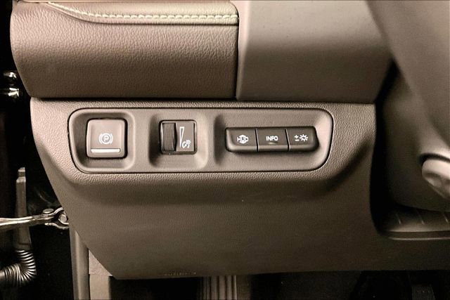 Used 2022 GMC Acadia Denali w/ GMC Pro Grade Package AWD/4WD image 40