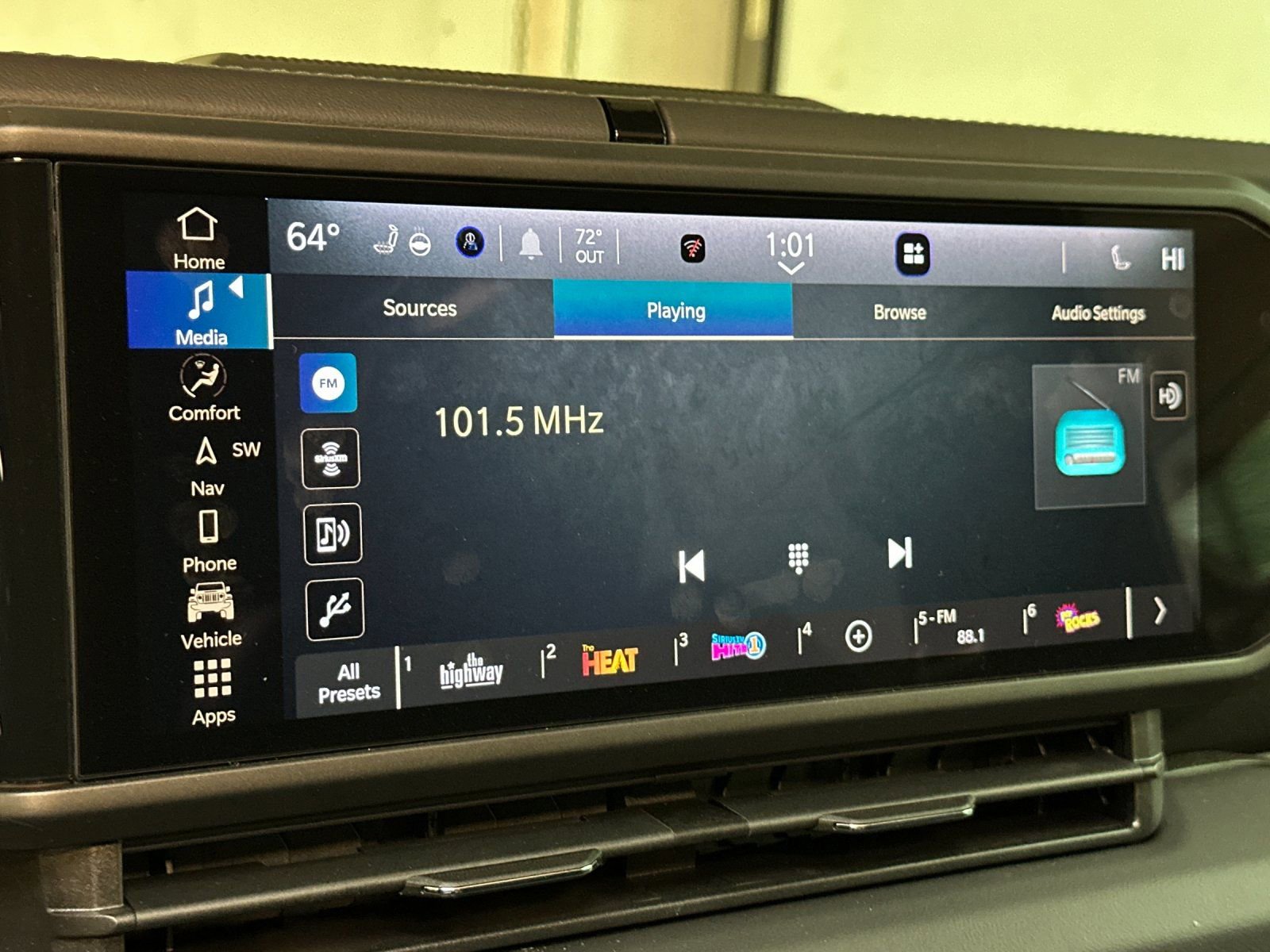 New 2025 Jeep Wrangler Sahara w/ Safety Group AWD/4WD image 17