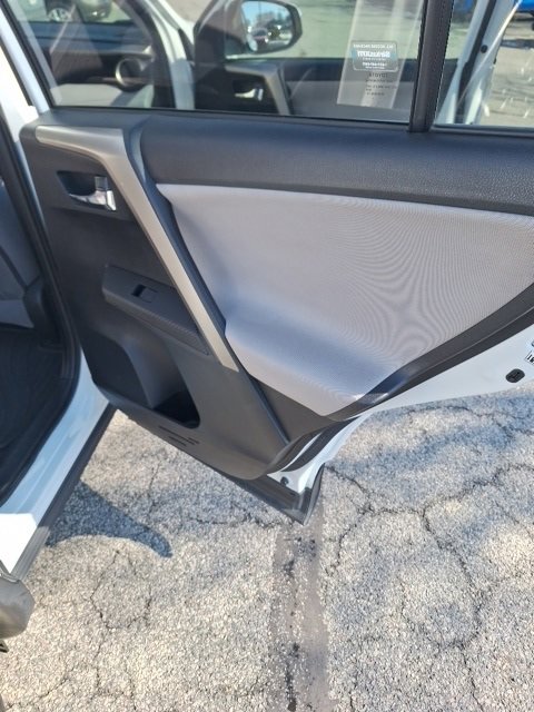 Used 2015 Toyota RAV4 XLE image 26