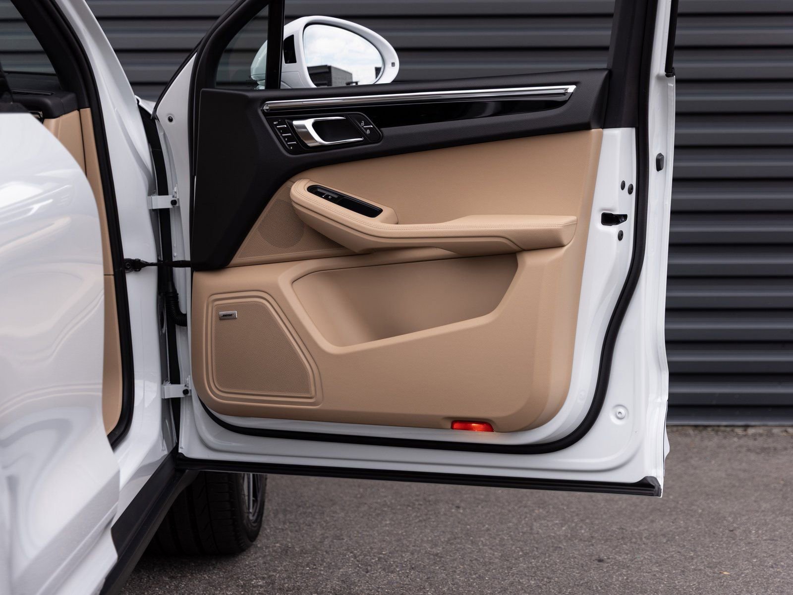 Certified 2026 Porsche Macan S image 31