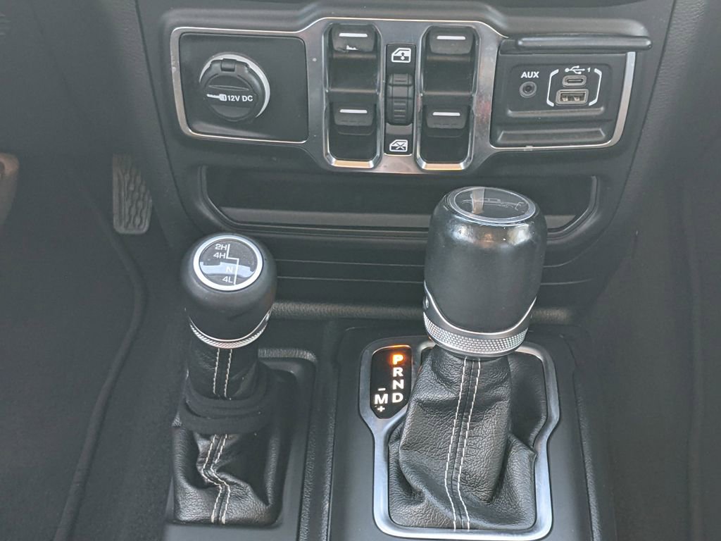 Used 2020 Jeep Gladiator Overland w/ LED Lighting Group image 17