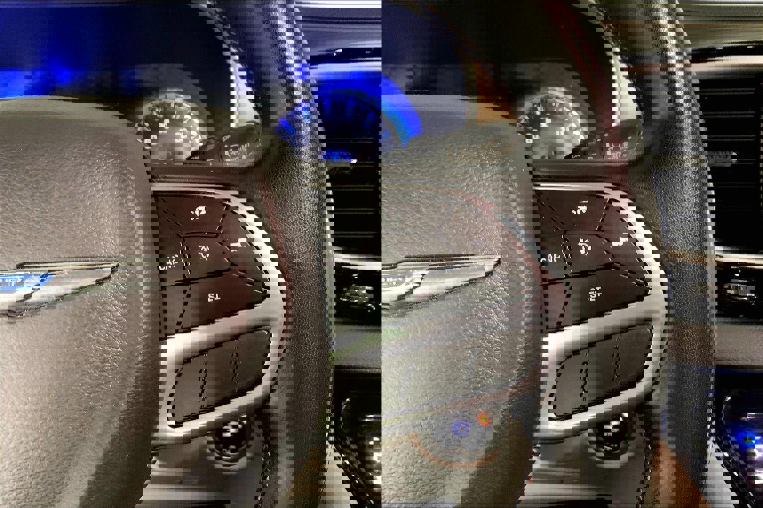 Used 2019 Chrysler Pacifica Touring-L image 19