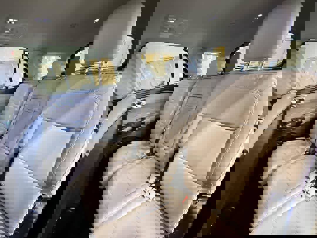 Used 2020 Ford Explorer XLT w/ Equipment Group 202A AWD/4WD image 25