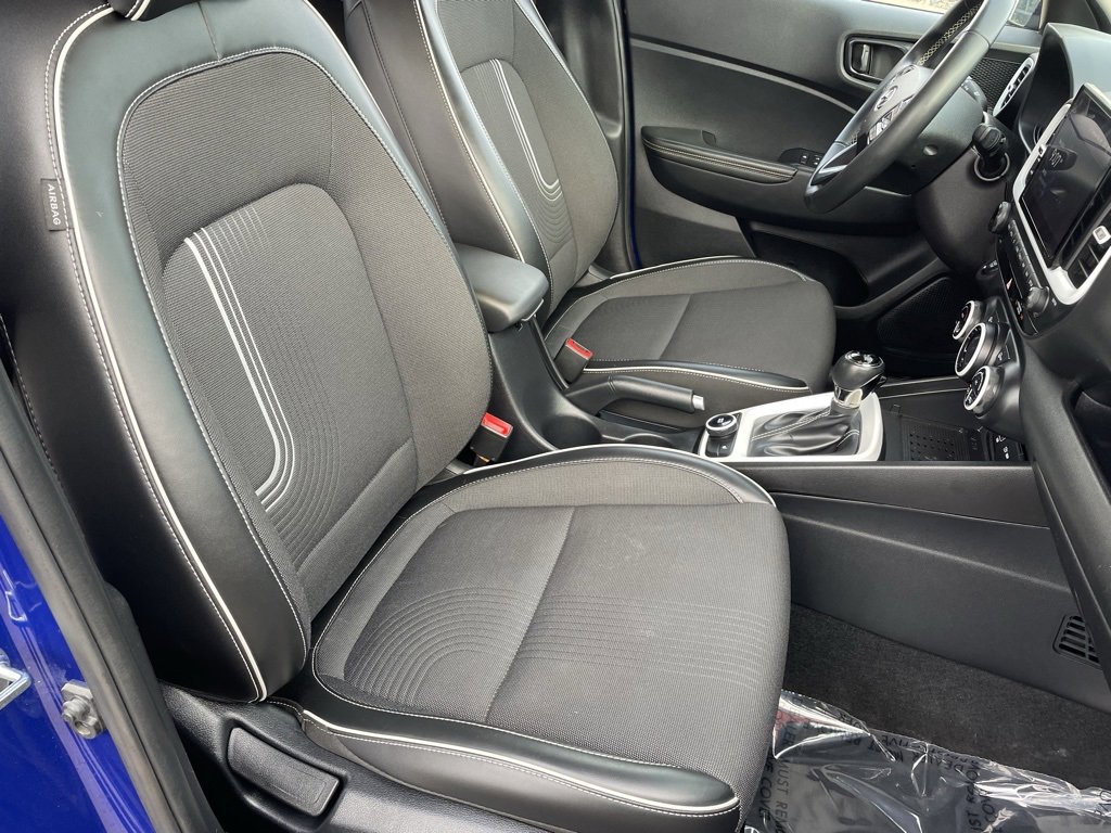 Used 2023 Hyundai Venue Limited w/ Cargo Package image 14