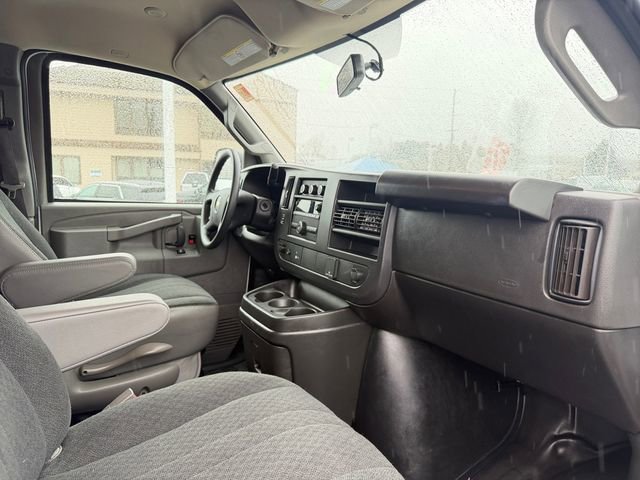 Used 2024 Chevrolet Express 2500 w/ Driver Convenience Package image 39
