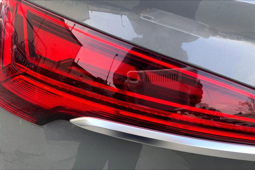 Certified 2023 Audi Q5 2.0T Premium w/ Convenience Package image 28