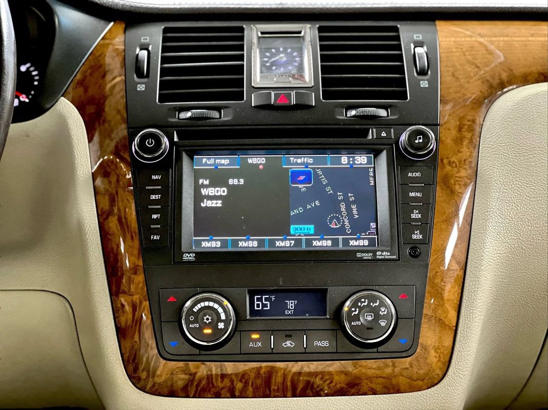 Used 2011 Cadillac DTS Platinum FWD image 31