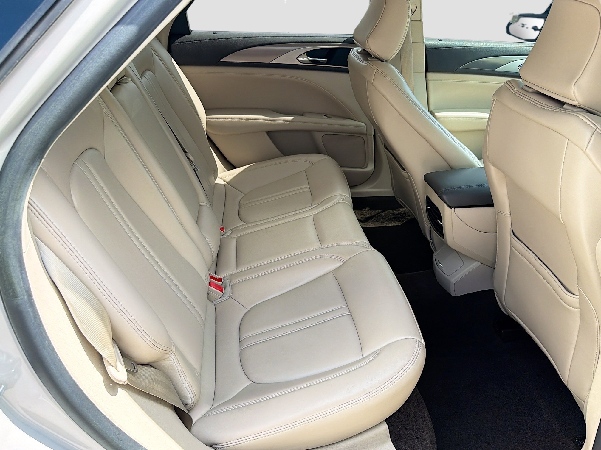 Used 2020 Lincoln MKZ FWD image 27