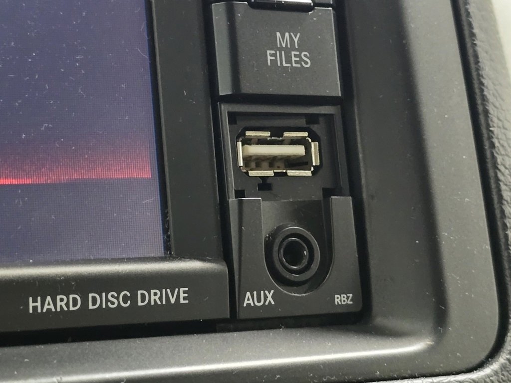 Used 2019 Dodge Grand Caravan SE w/ UConnect Hands-Free Group image 32