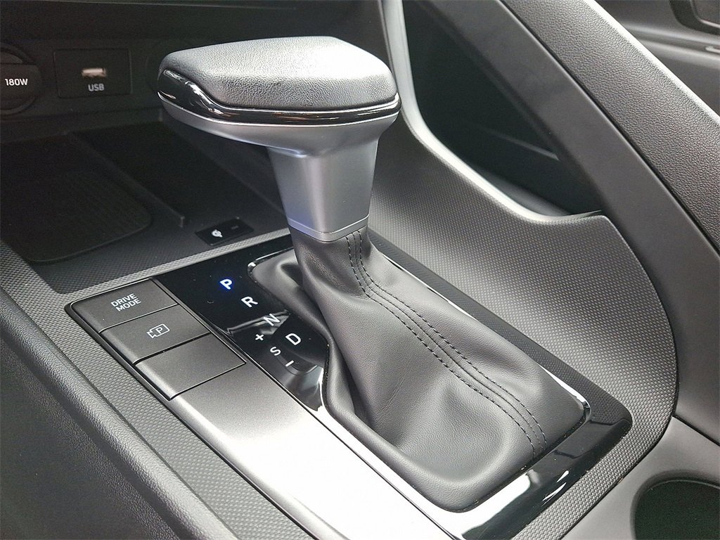 Used 2025 Hyundai Elantra Sport image 15