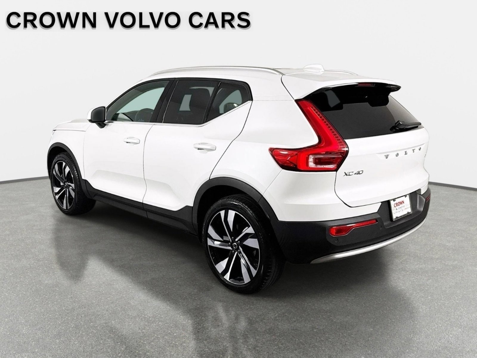 Used 2023 Volvo XC40 B5 Plus w/ Protection Package Premier AWD/4WD image 8