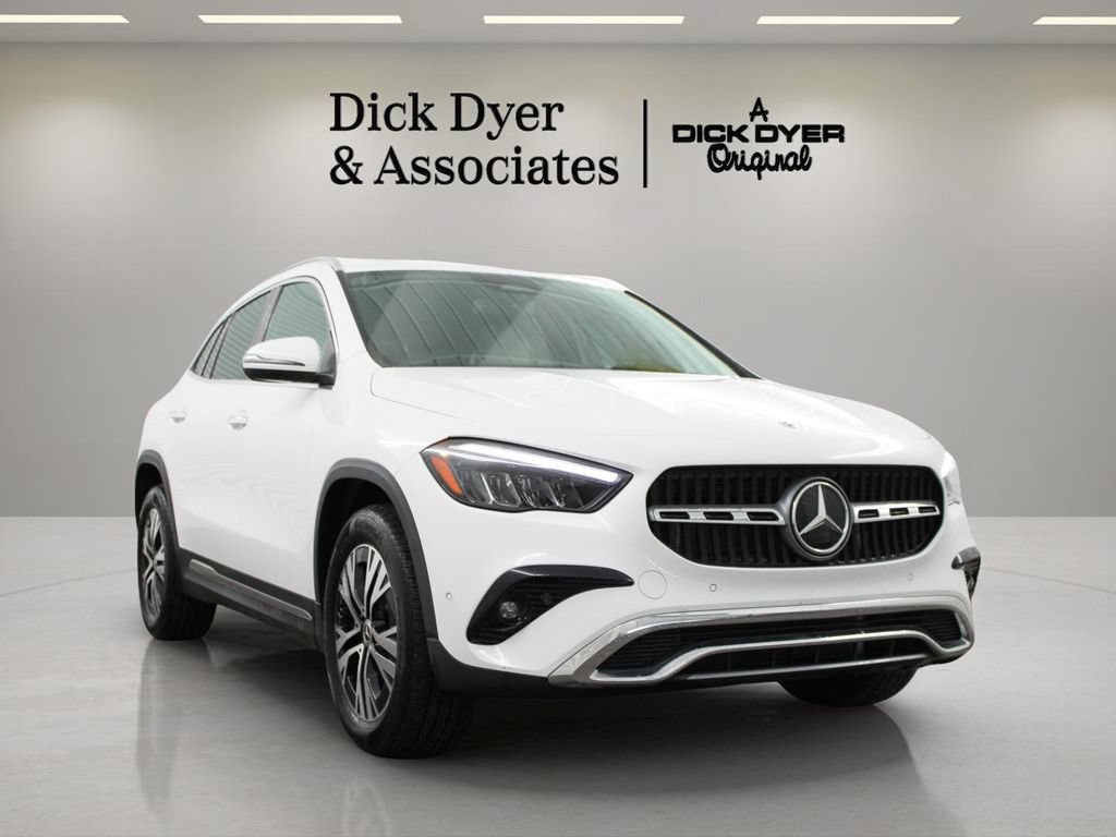 Used 2025 Mercedes-Benz GLA 250 4MATIC image 3