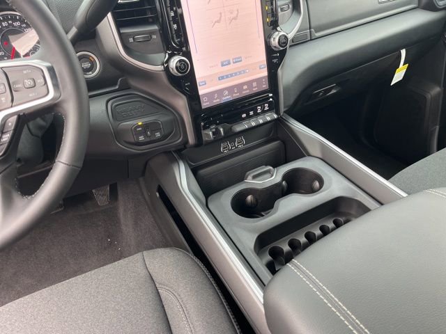 New 2026 RAM 2500 Big Horn AWD/4WD image 17