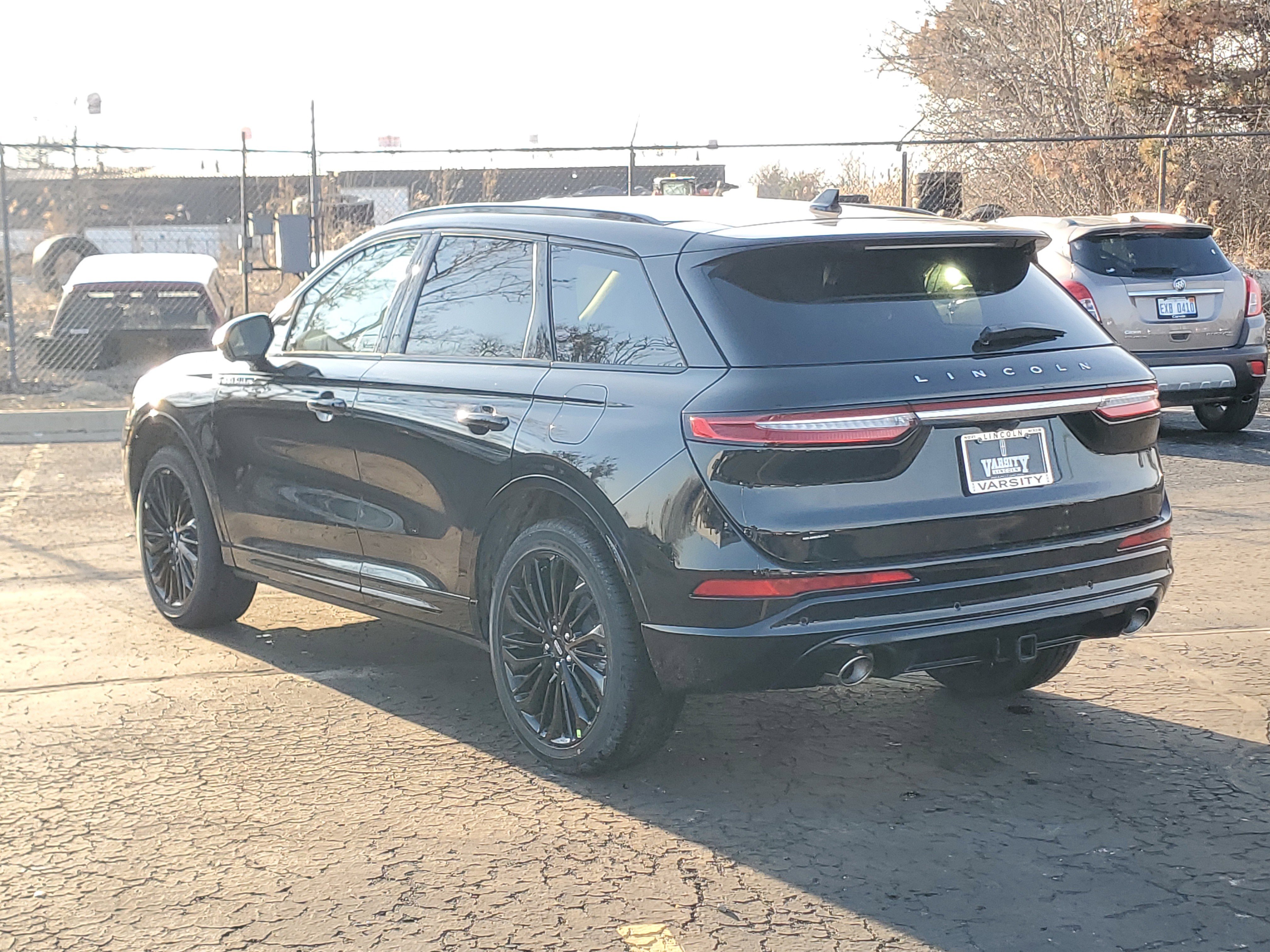 New 2026 Lincoln Corsair Premiere image 3