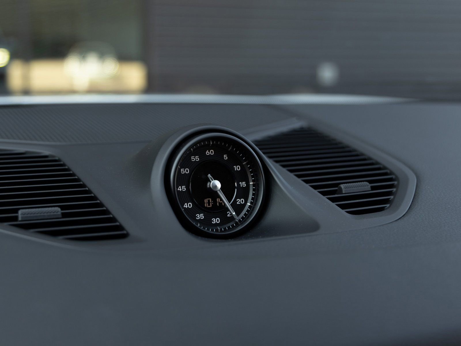 Certified 2025 Porsche Cayenne Coupe image 25